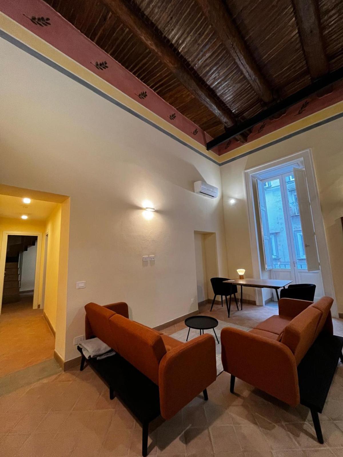 Apartment Domus Ars San Gregorio Armeno 41 *